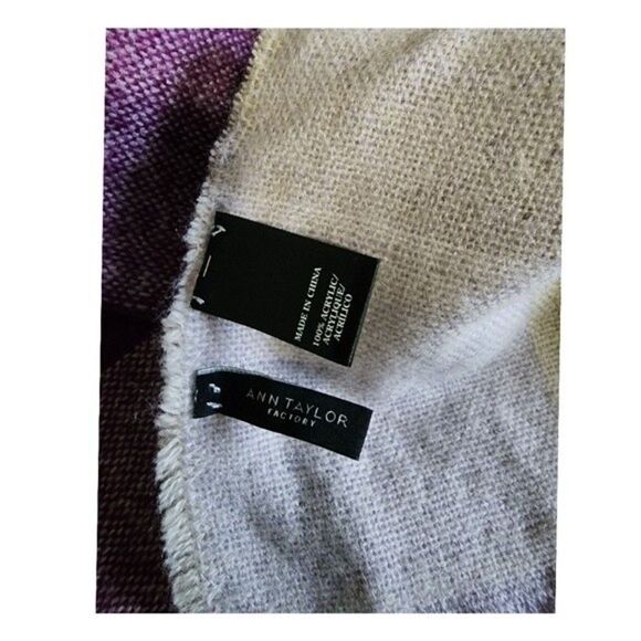 Ann Taylor's Scarf - Picture 2 of 3